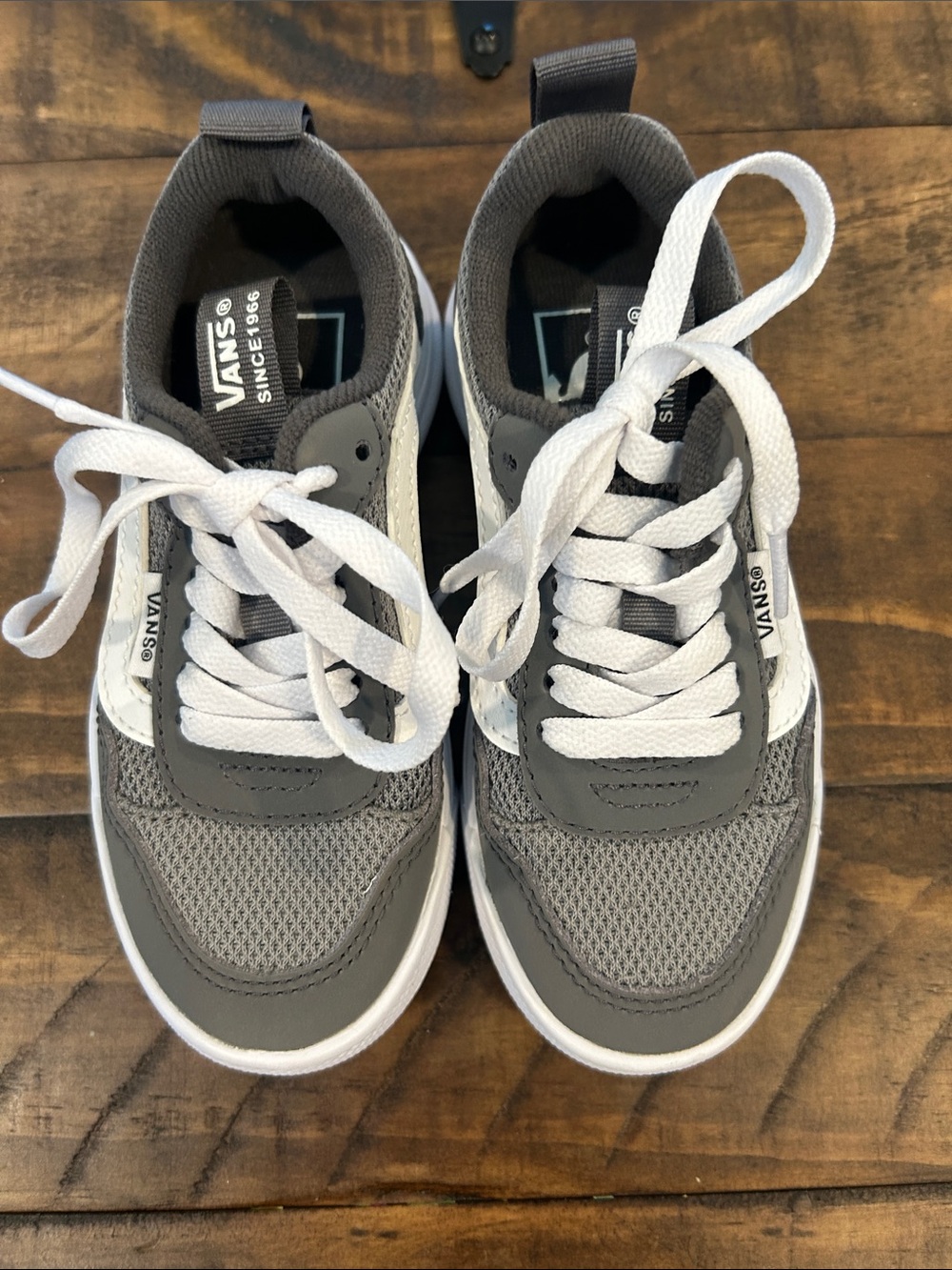 Vans Range Gray and White Kids Low-Top Sneakers